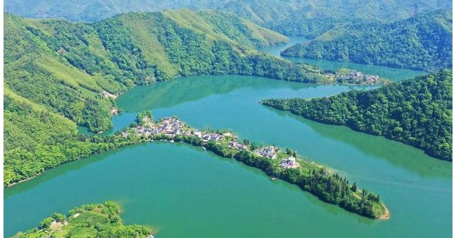 被誉为安徽版马尔代夫，至今不通公路进出只能靠船，堪称世外桃源